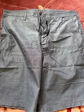 Hurley Men's Flat-Front Shorts in Heather Gray